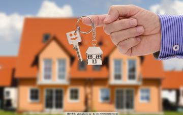 百洁布擦玻璃会有划痕吗?