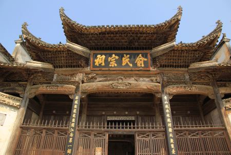 哭着忏悔的落马女正厅、自称土皇帝的公安厅副厅长，案件细节披露！
