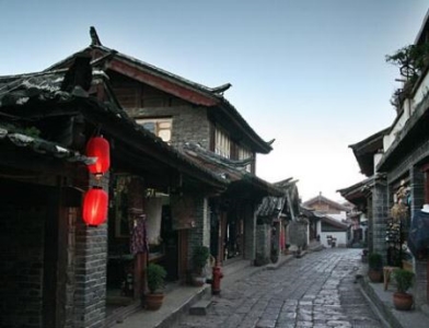几个古代悠久的成都自驾游景点推荐
