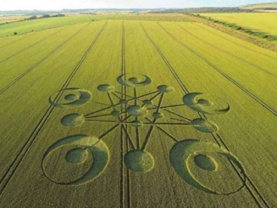 百慕大扭曲时空结构 或有空中奇怪隧道