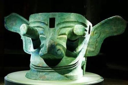 三星堆青铜器铸造的谜团？就在它们身上