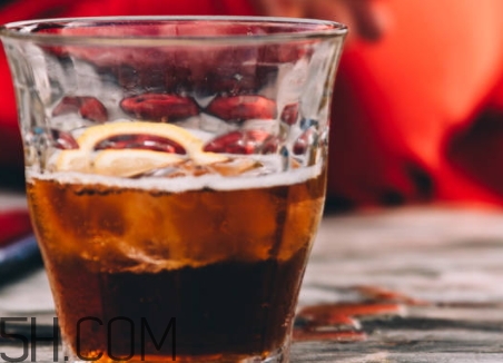 女生说可乐是什么意思?女生说请你喝可乐内涵意思 女生说可乐是什么意思?女生说请你喝可乐内涵意思