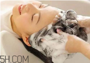 感冒可以洗头吗？感冒为何会头疼？