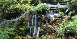 湖南株洲最著名的十大旅游景点是：湖南株洲最著名的十大旅游景点7