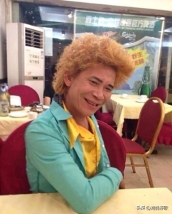 广州炒螺明在纪录片的哪一集：广州炒螺明街头男扮女装卖炒螺(13)