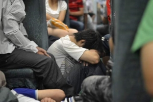 坐火车30个小时是什么体验？坐过长途火车的人5