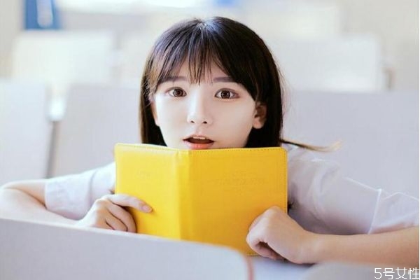 老婆微信暧昧该原谅吗 老婆玩微信出轨的表现 老婆微信暧昧该原谅吗 老婆玩微信出轨的表现