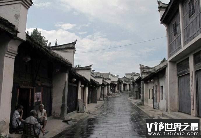 中国最奇葩的街道：白浪街一脚踏三省