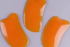 刮痧有颗粒感说明什么刮痧有小疙瘩正常吗？