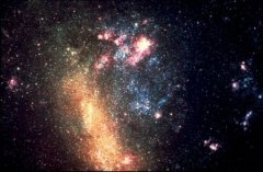 银河系中心最亮部分恒星为何​被牵着鼻子走？