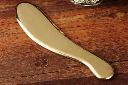 刮痧适合什么样的人群 刮痧适合风寒感冒还是风热感冒 刮痧适合什么样的人群 刮痧适合风寒感冒还是风热感冒