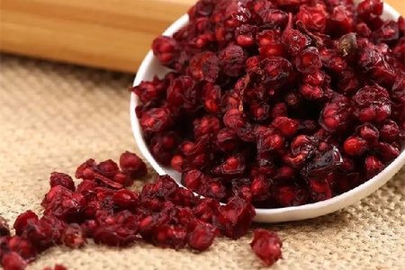 五味子怎么吃效果好 五味子可以吃进肚子里吗 五味子怎么吃效果好 五味子可以吃进肚子里吗