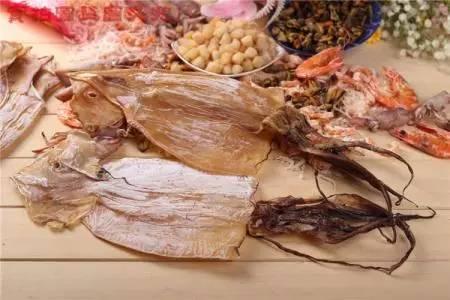 怎样清洗海鲜不脏手 海鲜好吃清洗难(26)