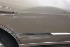 车在停车位被刮了对方跑了解决办法？下面给大家支招