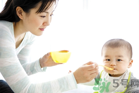 婴儿什么时候吃鱼肝油最好？婴儿如何补鱼肝油？