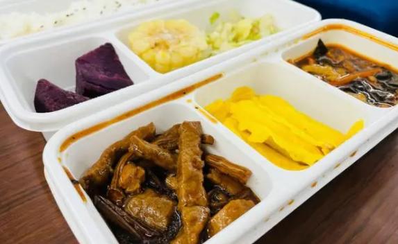 坐高铁八个小时吃什么?高铁学生票需要取票吗