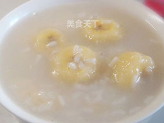 宝宝睡觉前进食可影响身高