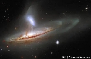 宇宙最古老的星系是什么样 呈现不规则的形态(物质稀疏)