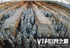 几千年过去了，很多皇帝墓都被盗过，只有秦始皇嬴政的墓无人敢动