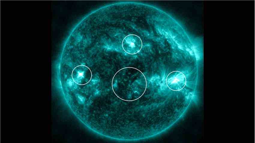 4个太阳耀斑同时从太阳爆发,地球可能会受到沉降物的撞击