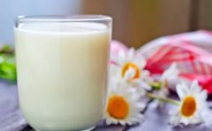 孕妇喝脱脂牛奶还是全脂牛奶好全脂牛奶喝