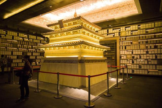 叔叔夺得侄子的皇位后建一寺庙，内藏两奇宝，日军入侵时意外发生（叔叔夺得侄子的皇位后建一寺庙）(7)