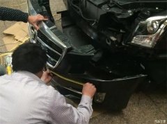 汽车样才能拆前保险杠