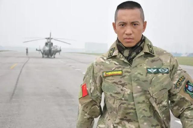 谷智鑫 34岁拍戏坠马瘫痪,女友照顾他8年,未办婚礼成遗憾(34岁拍戏坠马瘫痪)(1)