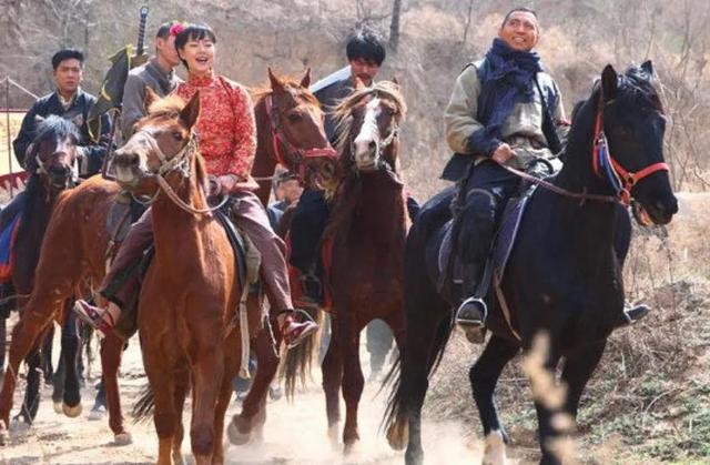 谷智鑫 34岁拍戏坠马瘫痪,女友照顾他8年,未办婚礼成遗憾(34岁拍戏坠马瘫痪)(8)