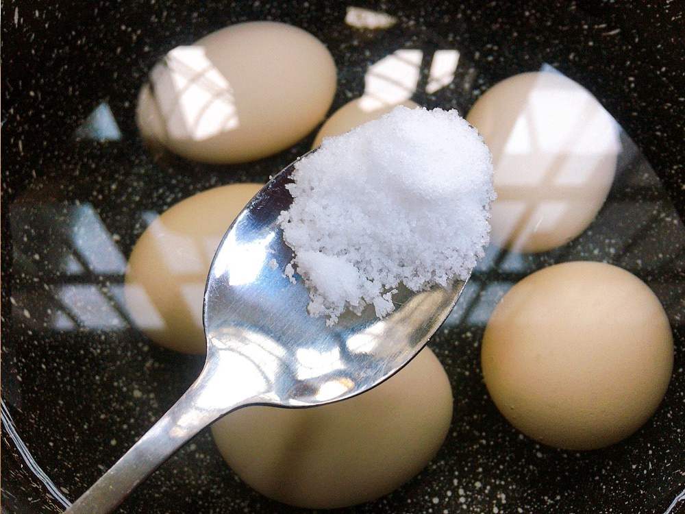 煮鸡蛋万万不可直接下锅？牢记1招蛋壳不易开裂轻松剥掉