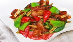 在饮食上实现减脂与增肌的分别