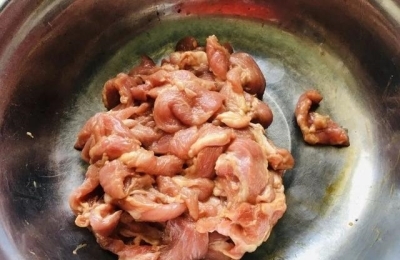 如何制作香菇青菜肉馅？