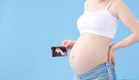女性为什么会选择独自生养孩子？没有父亲的家庭会更幸福吗？