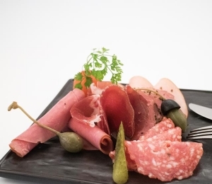 如何制作美味的花生肉冻