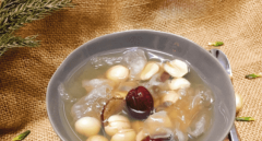 健身前应该喝哪个品牌的红色能量饮料