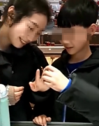 10岁宝宝欲拿8800元压岁钱给妈妈买钻戒妈妈竟开口要5万