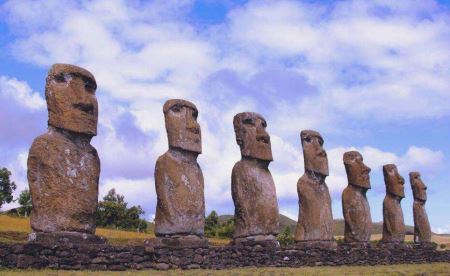 月球背面的第二次世界大战飞机是真是假?第二次世界大战飞机竟被外星生物劫持