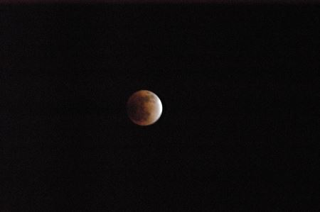 太空中的国际空间站宇航员向地球致以圣诞祝福